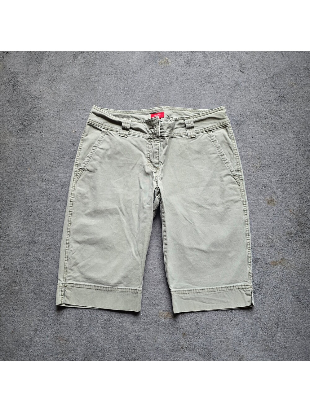 Mossimo Womens Khaki Bermuda Shorts Size 7 Tan Stretch Chino Knee Length Y2K